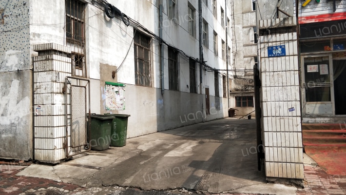 劳动局老家属楼外景图