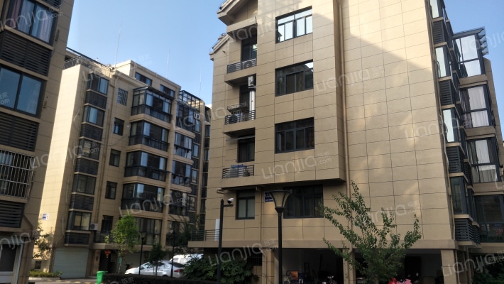 久久华庭西区外景图