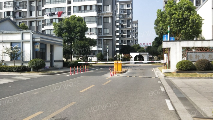 港新花苑外景图