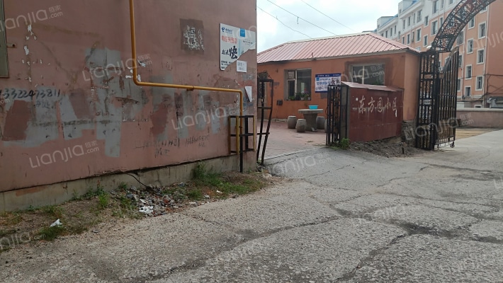 东方园小区外景图