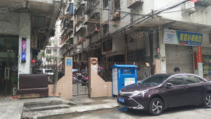 富鹏物业小区外景图