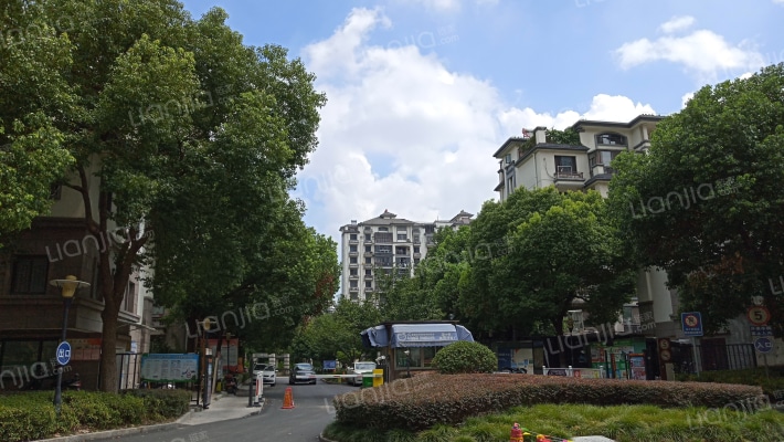 江南春天外景图