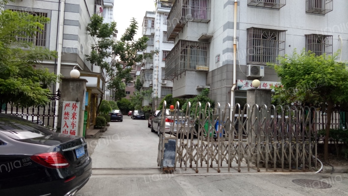 秘图山公寓外景图