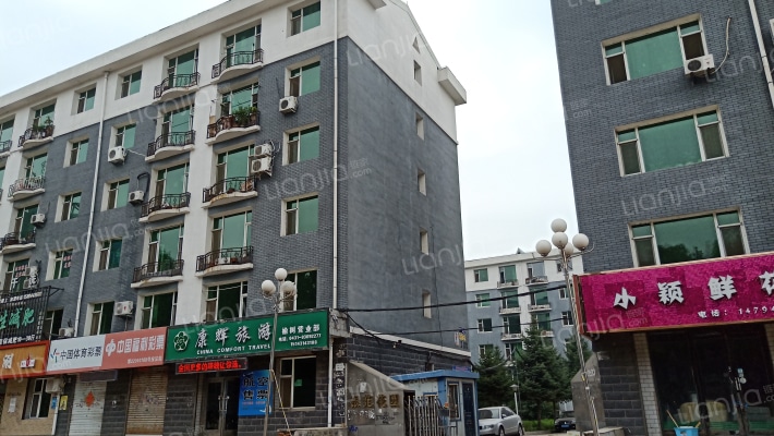 银苑花园外景图