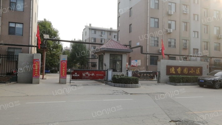 逸香园小区外景图