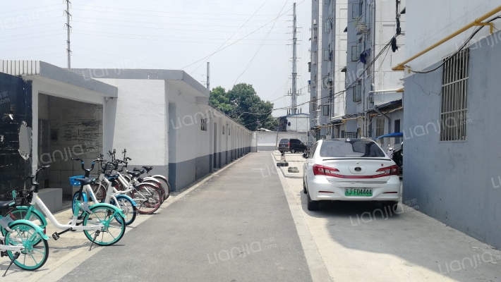 石门路小区外景图