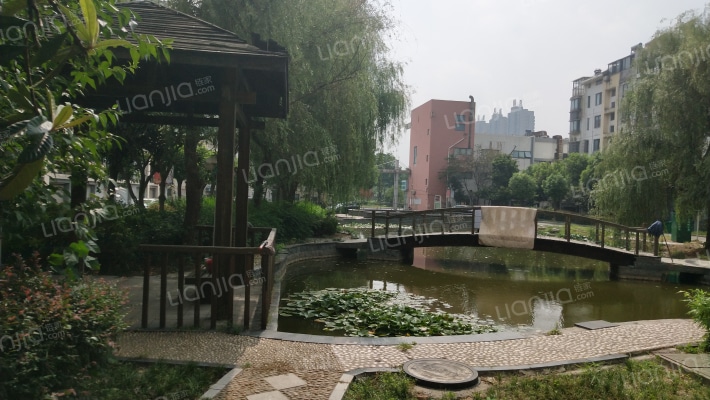 府前星座花园外景图