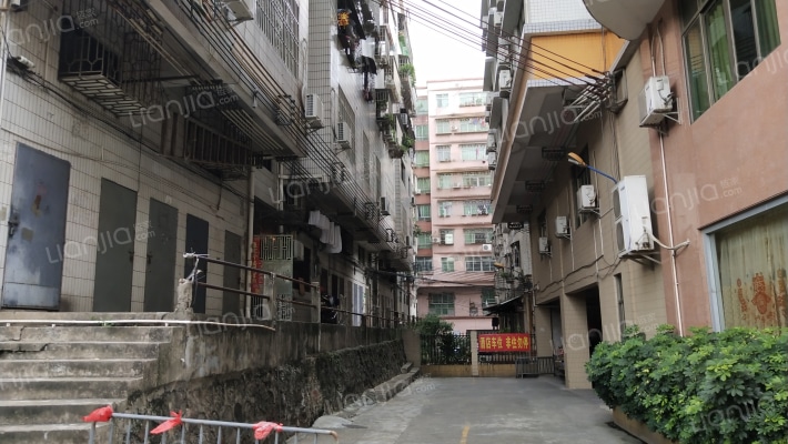 新湖一路小区外景图