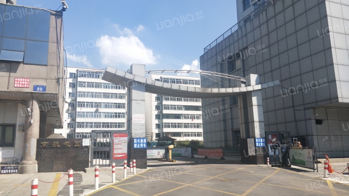 南航花园外景图