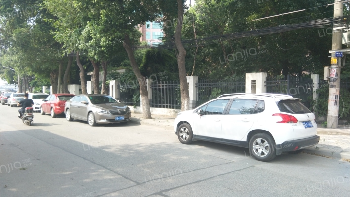 建华新村外景图