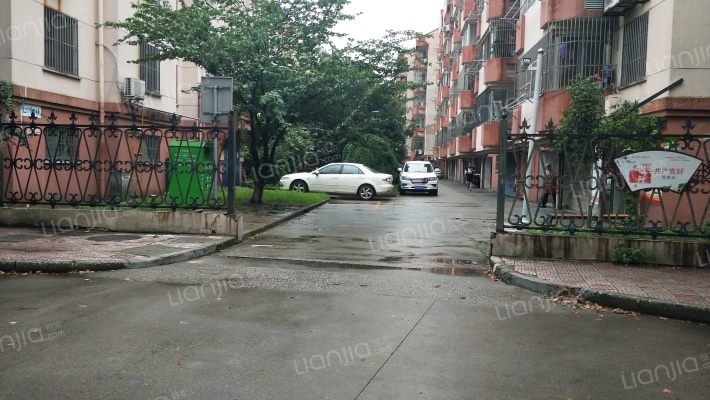 万红二村外景图