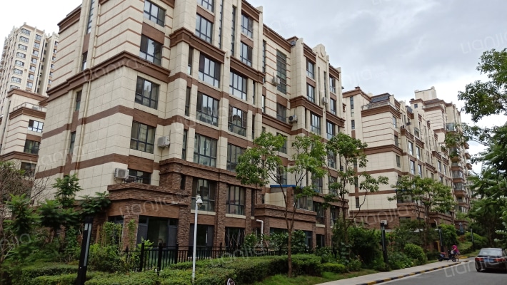 西山香麓外景图