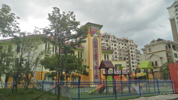 枫叶山庄外景图