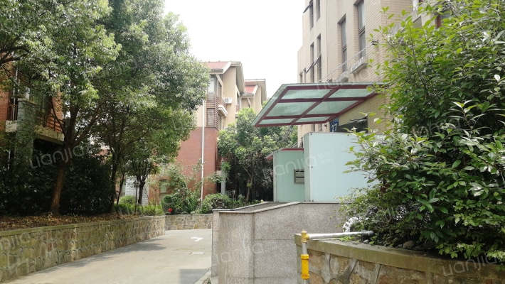 山水花苑外景图