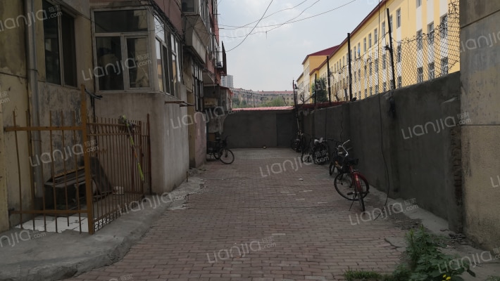 三育小区外景图