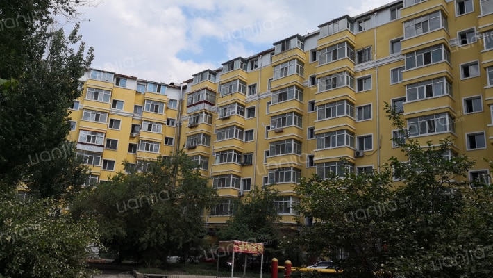 东方红小区外景图