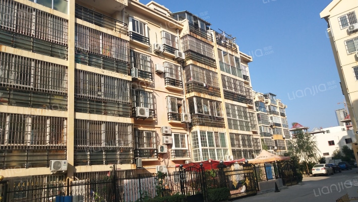 交运花园小区外景图