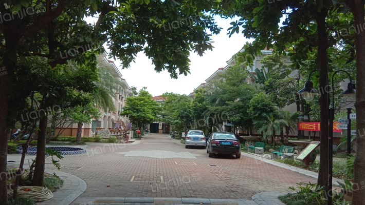 雅翠华庭外景图