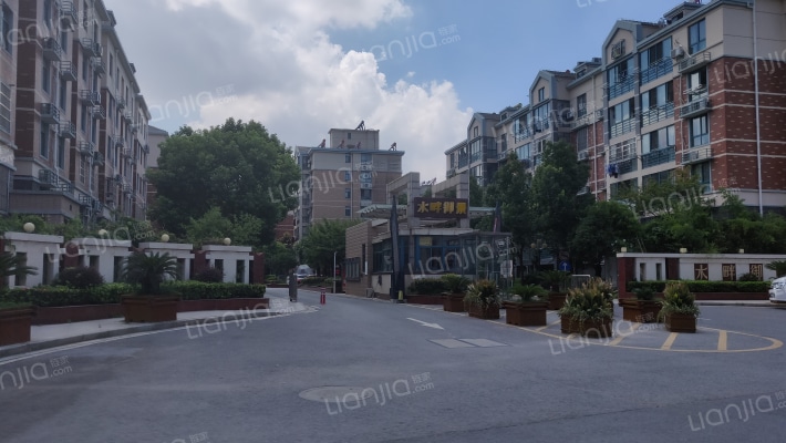 水畔御景外景图