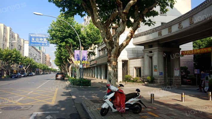 樾阁花园外景图