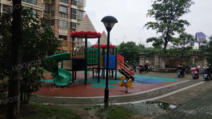 汇景公寓外景图