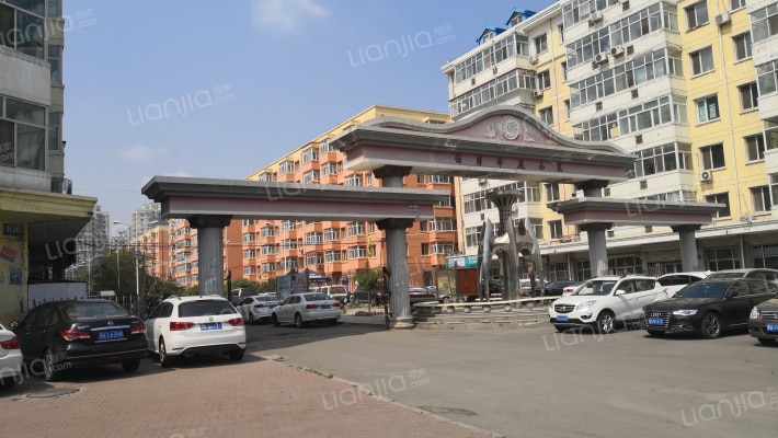 保障华庭小区外景图