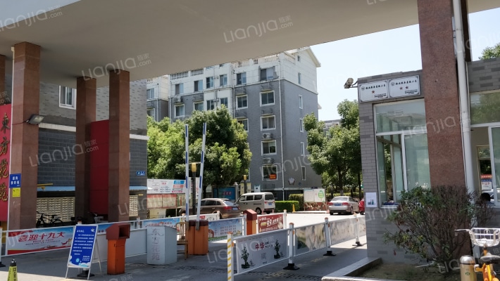 東方花苑外景图