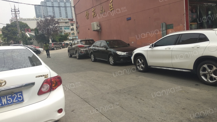 静苑小区外景图