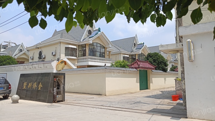 金侨别墅外景图