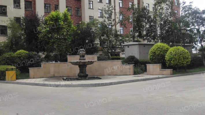 雾凇东郡外景图