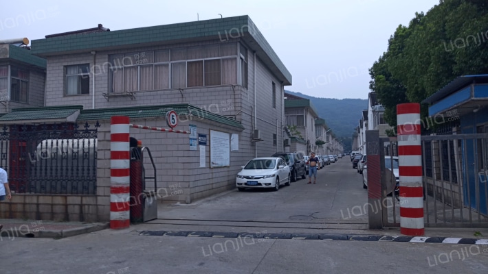 华士村别墅中区外景图