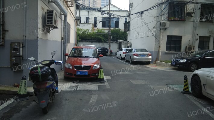 白水荡小区外景图