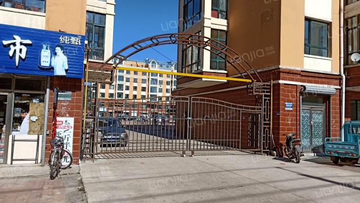 米兰阳光小区外景图