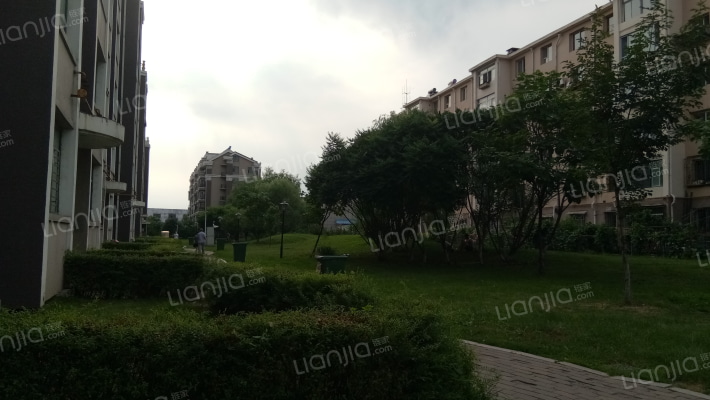 水岸聆风外景图