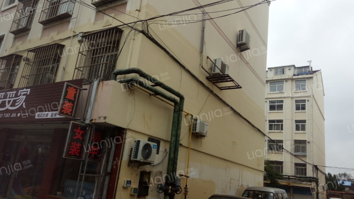 栖霞市二轻设备公司综合住宅楼外景图