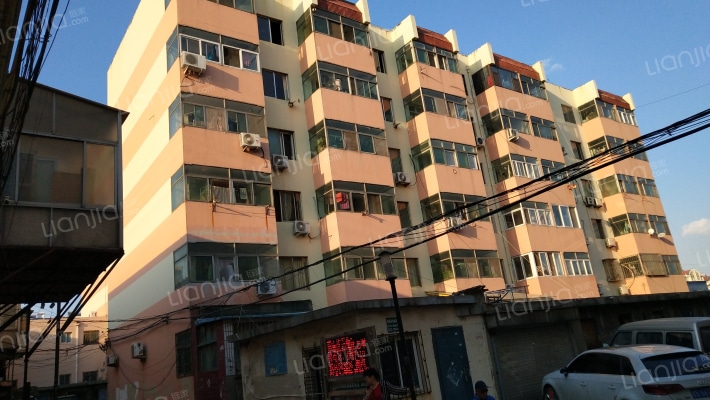 鲁房小区外景图