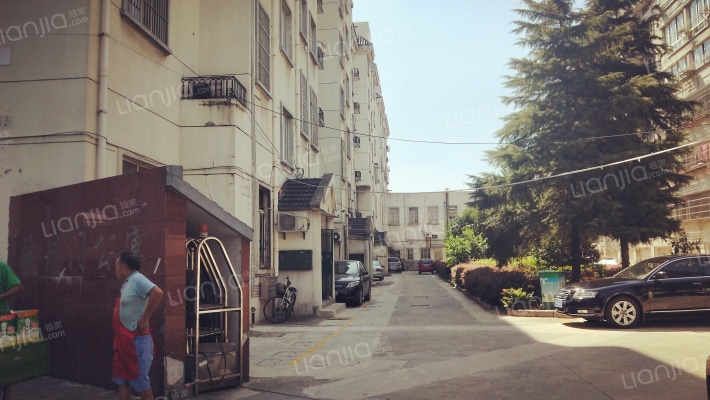 铁墙门公寓外景图