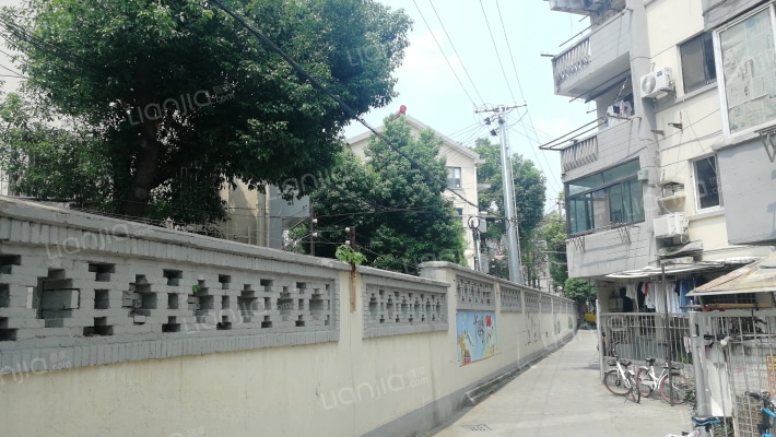 粮科宿舍外景图