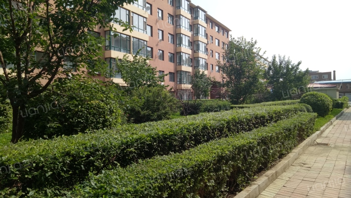 馨港小区外景图