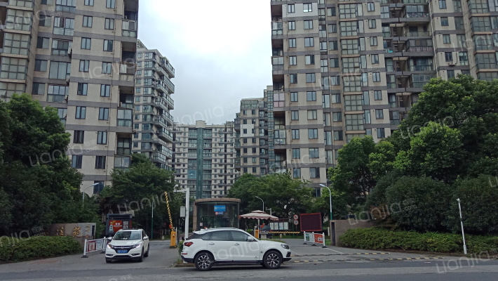 望江花园圣廷苑外景图