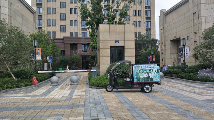 印象江南小区外景图