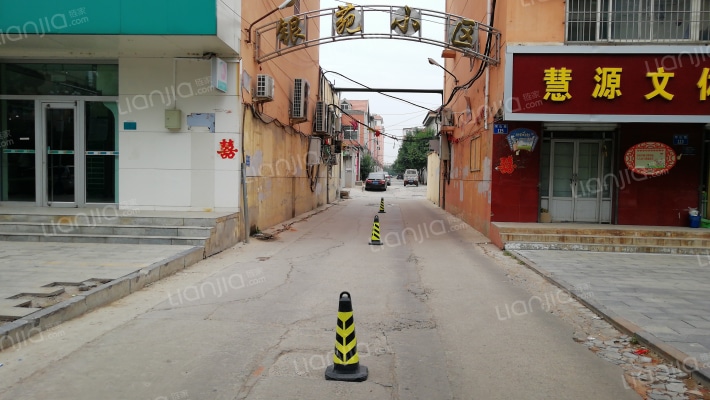 银苑小区外景图