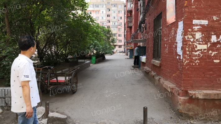 南坎头道街外景图