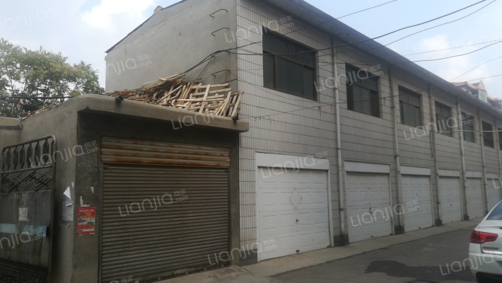 公路站居民楼外景图