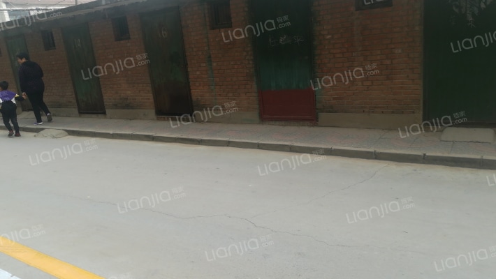 平山县交通局东院小区外景图