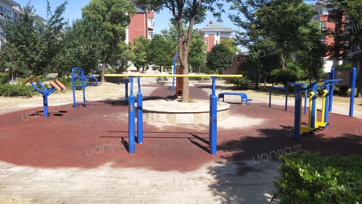 大南三村外景图