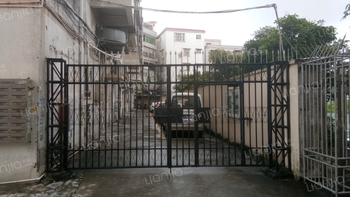 坦南小区外景图