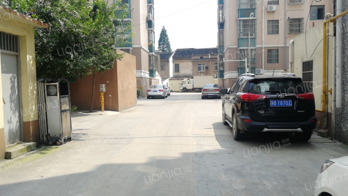 钱桥花园路小区外景图