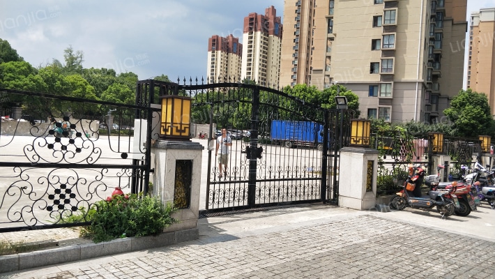 华美达广场外景图