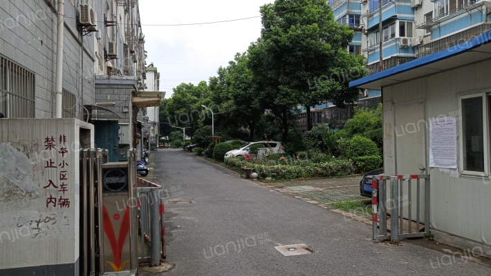 文定三村外景图